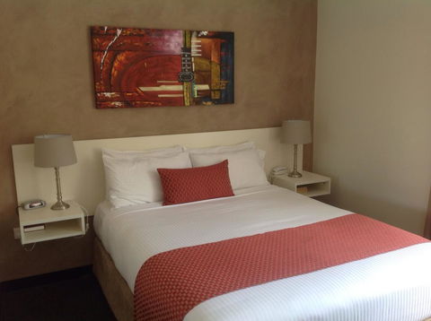 Buffalo Motor Inn - Sydney Tourism 3
