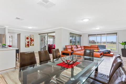 Bulla Hill Villas - Melbourne Airport - Sydney Tourism 1
