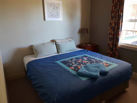 Bunbury's Most Convenient Location - Unit 2 - Sydney Tourism 3