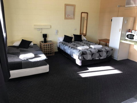 Burdekin Motor Inn - Sydney Tourism 1