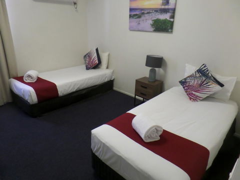 Burke & Wills Mt Isa - Sydney Tourism 2