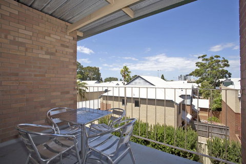Burswood Lodge Apartments - Sydney Tourism 1