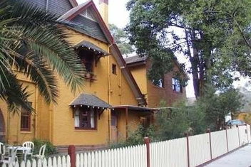 Burwood Bed And Breakfast with Sydney Tourism