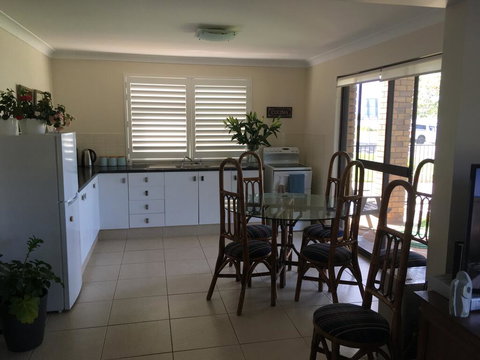 By The Lake - Lake Macquarie - Sydney Tourism 2