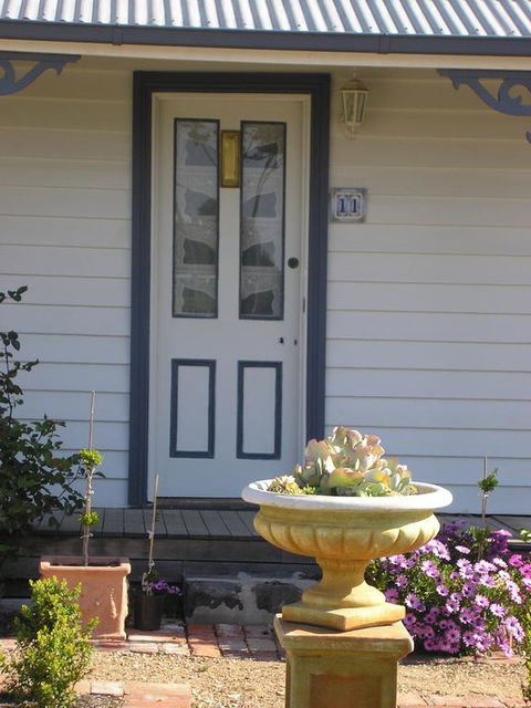 C & A's Cottage - Sydney Tourism 3