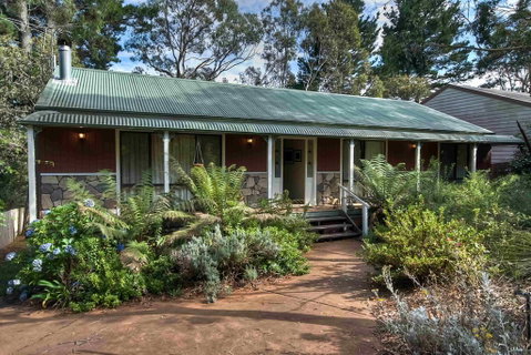 Camelot - Sydney Tourism 0