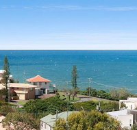 Carolyn's Beach House - Sydney Tourism