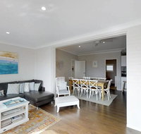 Casa Sorella - beachfront family home - Sydney Tourism