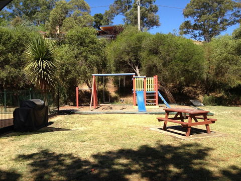Castle Motel - Sydney Tourism 1