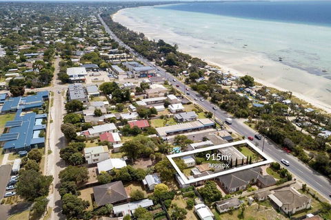 Casual Beachin It Family Getaway- With Bungalow On Beachfront - Sydney Tourism 1