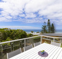 Casual Hamptons living Sunshine Beach - Sydney Tourism
