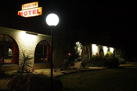 Charlton Motel - Sydney Tourism 1