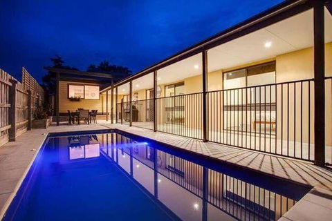 Charmes, Paradise By The Shore - Sydney Tourism 0