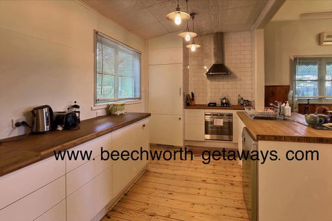 Cherry Blossom Cottage - Beechworth-Getaways - Sydney Tourism 1