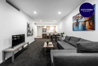 CITY APARTMENT and FREE CITY TOUR BUS NEARBY
