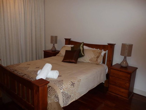 City Getaway 3 Bedroom Adelaide's East End - Sydney Tourism 1