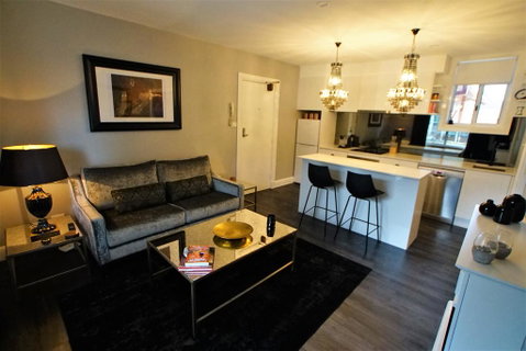 City Life Apartment-full Kitchen & Separate Bedroom - Sydney Tourism 1