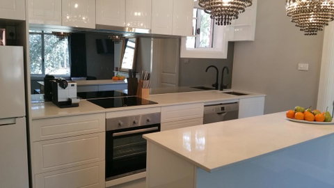 City Life Apartment-full Kitchen & Separate Bedroom - Sydney Tourism 2