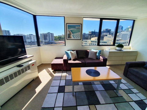 City Sunsets & South Bank , CBD, Views, Pool, Netflix - Sydney Tourism 1
