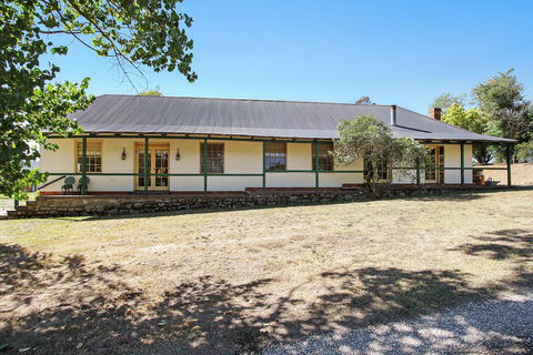 Colonial Inn Guest Rooms - Sydney Tourism 2