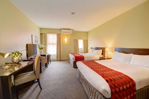 Comfort Inn & Suites City Views - Sydney Tourism 1