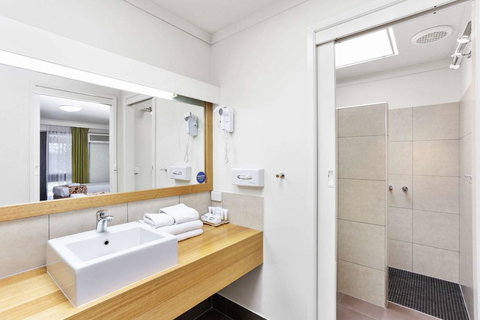 Comfort Inn Botanical - Sydney Tourism 3