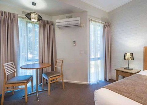 Comfort Inn Coach & Bushmans - Sydney Tourism 3