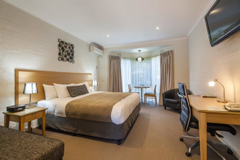 Comfort Inn Coach & Bushmans - Sydney Tourism 1