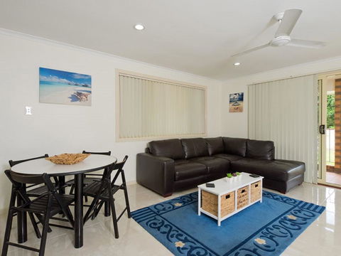 Comfortable Lowset Family Home Only Minutes From The Water! Tarooki St, Bellara - Sydney Tourism 2
