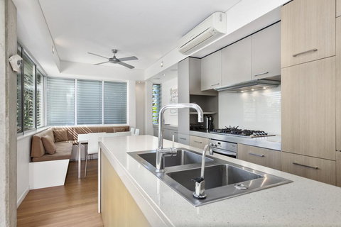 Contemporary & Central, Sunshine Beach - Sydney Tourism 2