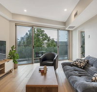 Convenient Apartment - 1 Min Walk To Train - Sydney Tourism