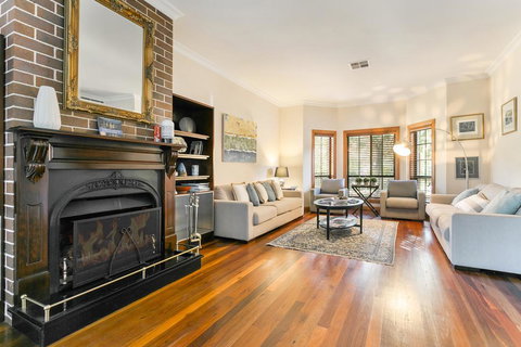 Coolabah - Sydney Tourism 0