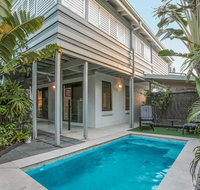 Cosy but Cool Sunshine Beach - Sydney Tourism