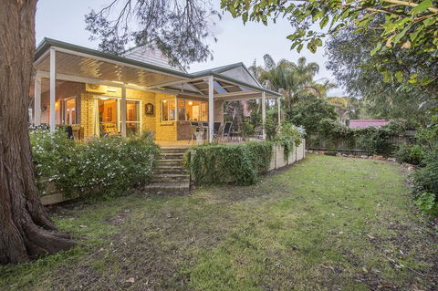 Country Cottage - Sydney Tourism 0
