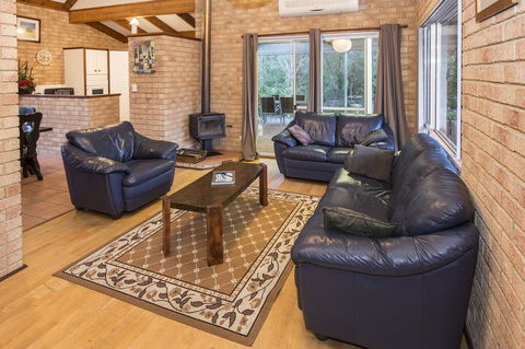 Country Cottage - Sydney Tourism 3