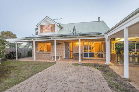 Country Cottage - Sydney Tourism 1