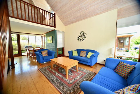 Cowrie Chalet - Sydney Tourism 2