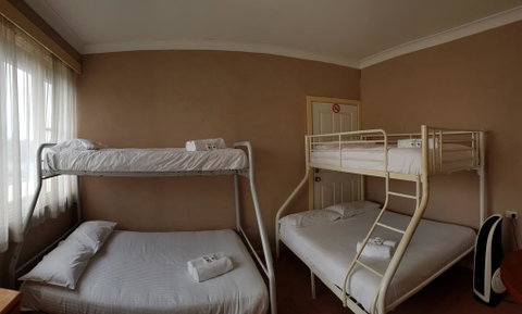 Cringila Hotel - Sydney Tourism 1