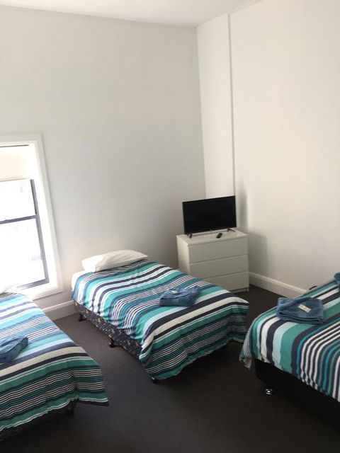 Crown Inn Hotel - Sydney Tourism 2