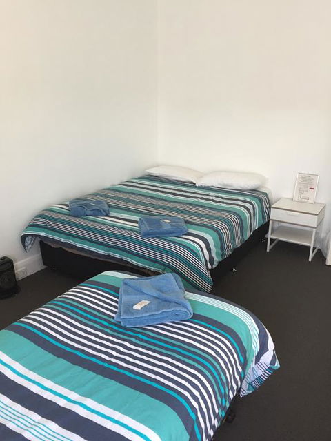 Crown Inn Hotel - Sydney Tourism 0