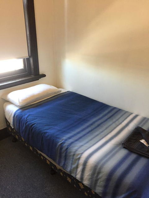 Crown Inn Hotel - Sydney Tourism 3