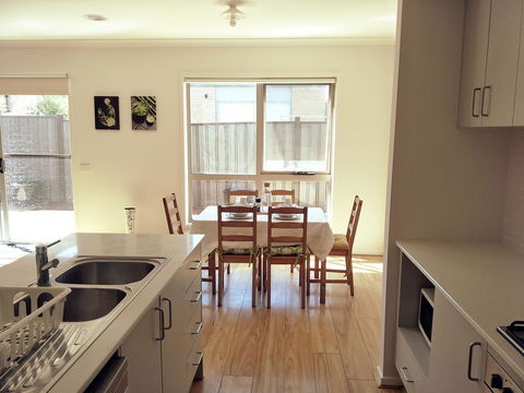Daisy Villa - Close To Mel Airport & Hume Highway -Comfort - Sydney Tourism 3