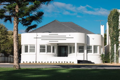 Deco Beach Luxury Apartments - Sydney Tourism 0