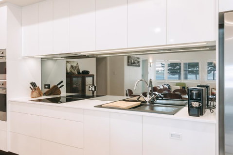 Deco Beach Luxury Apartments - Sydney Tourism 2