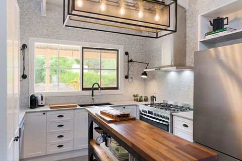 Designer Town Villa - Sydney Tourism 1
