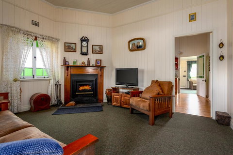 Dillons Cottage - Sydney Tourism 3