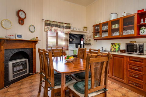 Dillons Cottage - Sydney Tourism 2