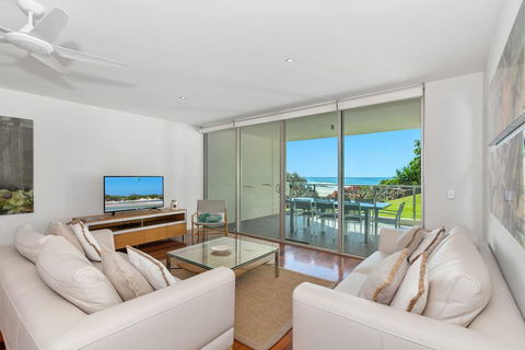 DIRECT BEACH ACCESS - 3 BED APART - CABARITA BEACH - Sydney Tourism 1