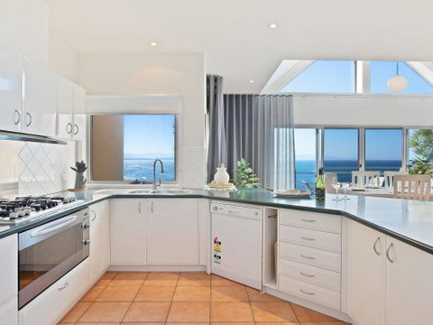Dolphins Den - Panoramic Views - Sydney Tourism 3