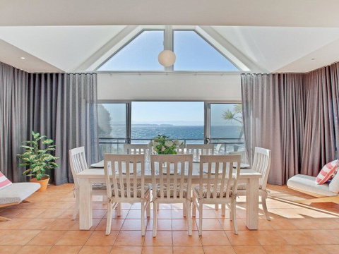 Dolphins Den - Panoramic Views - Sydney Tourism 0